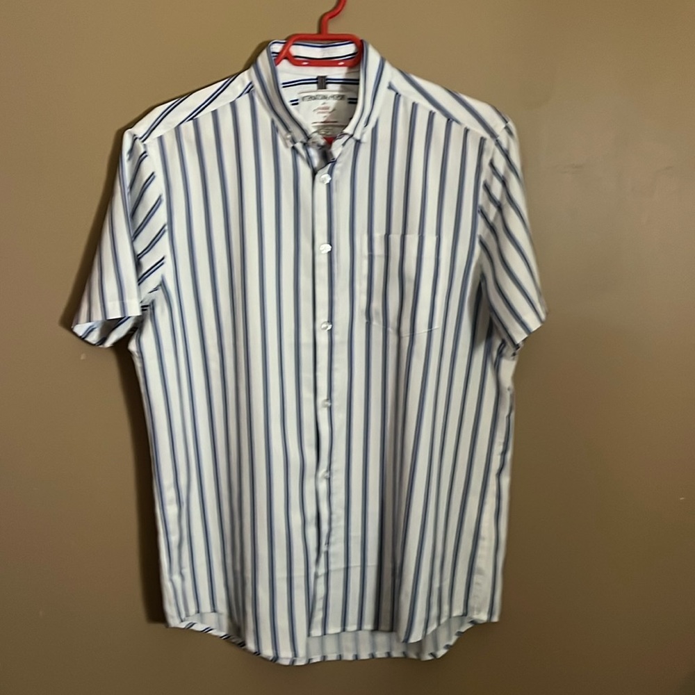😄Crisp blue & black stripes  short sleeve shirt. B4